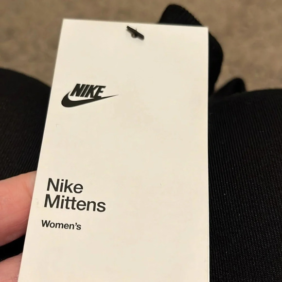 Nike black faux fur mittens, XS/S - Picture 2 of 9